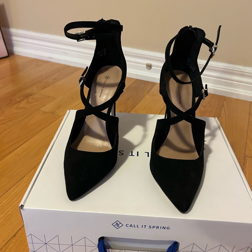 High heel Suede shoes. Worn only 2x